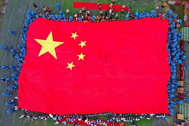 华晨宇粉丝维权：工作室真的不干活吗？